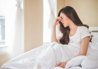 Đau đầu chóng mặt buồn nôn lạnh người là bị bệnh gì? Nguyên nhân và điều trị