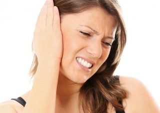 Tiếng ve kêu trong tai là bị bệnh gì? Nguyên nhân và cách khắc phục
