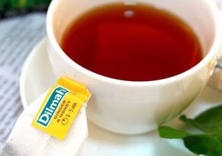 Uống trà Dilmah có mất ngủ không? Chuyên gia giải đáp